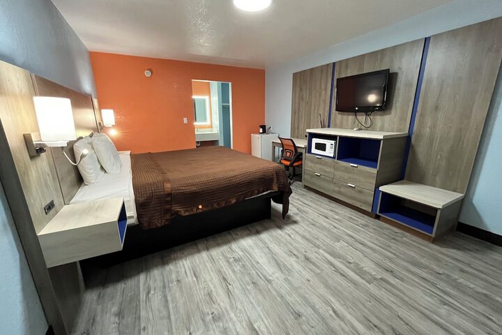 Room 16 of 18