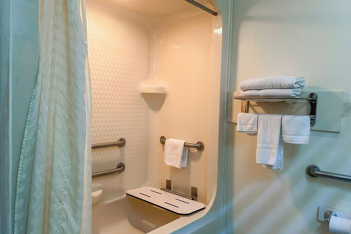 Classic Inn by Townhouse American Way Memphis I 240