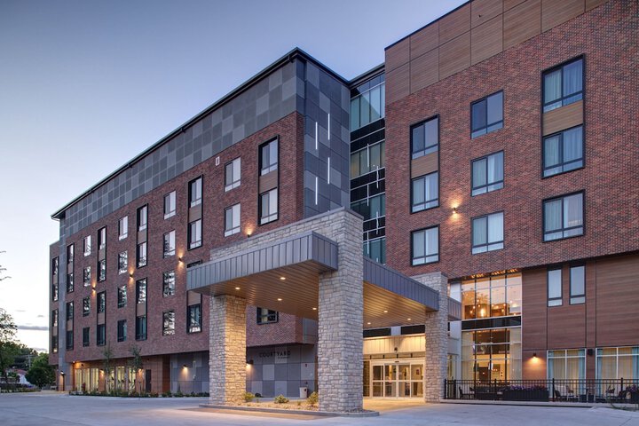 Hotel 3 of 68