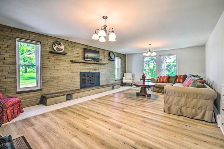 Roomy Montour Falls Retreat w / Private Pool!