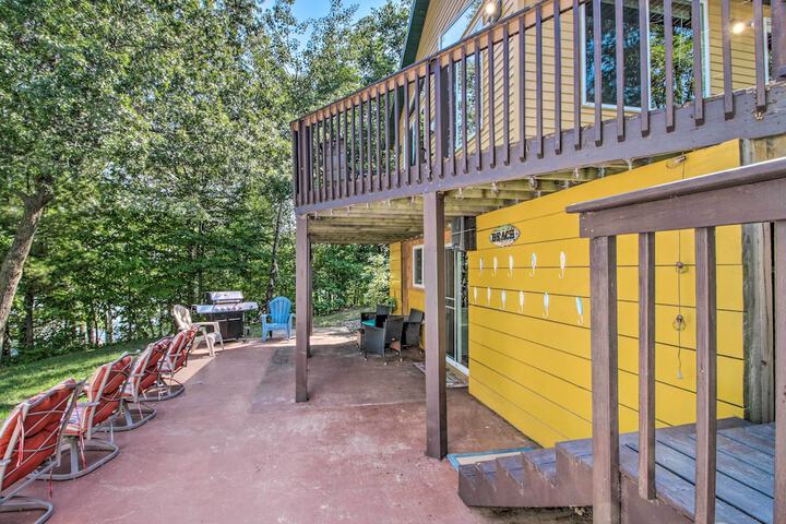 Big Lake Getaway w / Private Beach + Fire Pit!