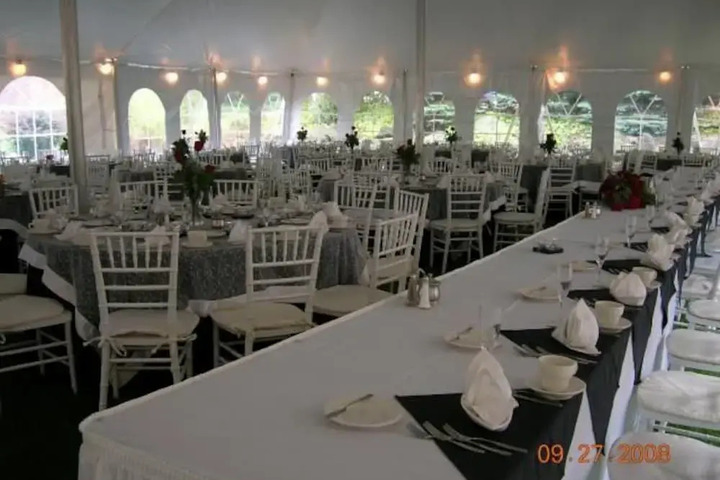 NICHOLS VILLAGE HOTEL AND SPA