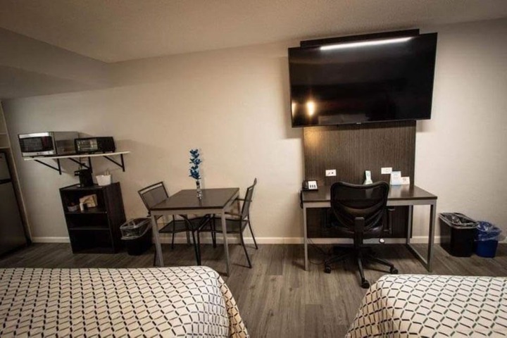 Room 44 of 120
