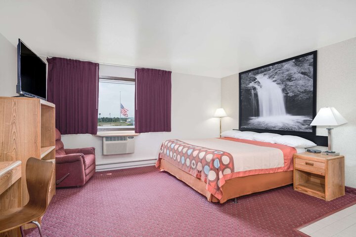 Super 8 by Wyndham Tomah Wisconsin