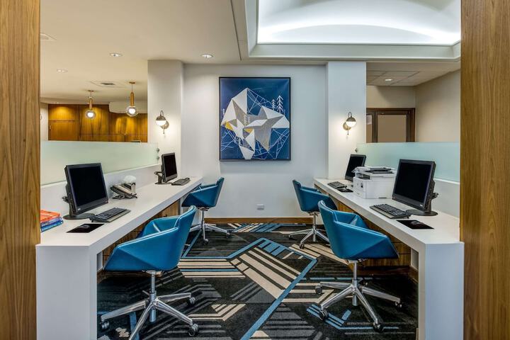 Business Center 68 of 69
