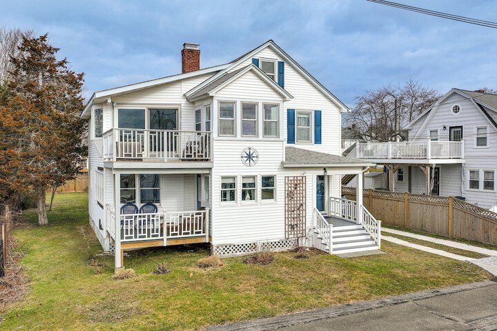 Westbrook Home w / Ocean Views - Walk to Beach