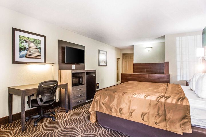 Room 11 of 35