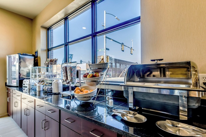 Cobblestone Inn & Suites - Waverly