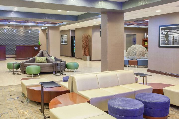 Wyndham Garden Elk Grove Village / OHare