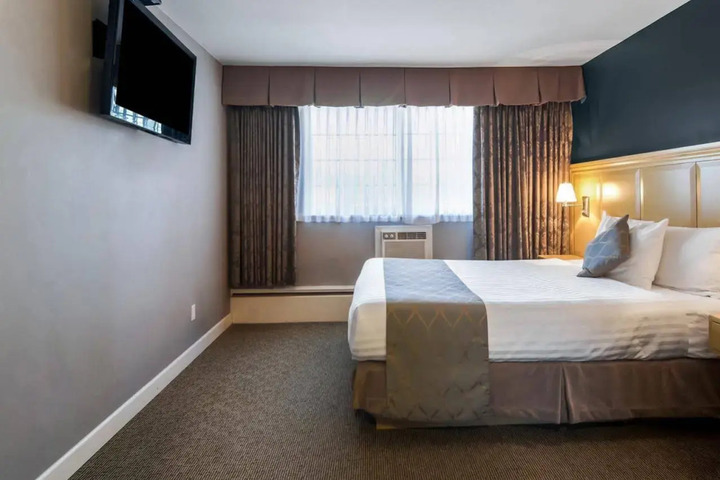 RED LION INN & SUITES ABBOTSFORD