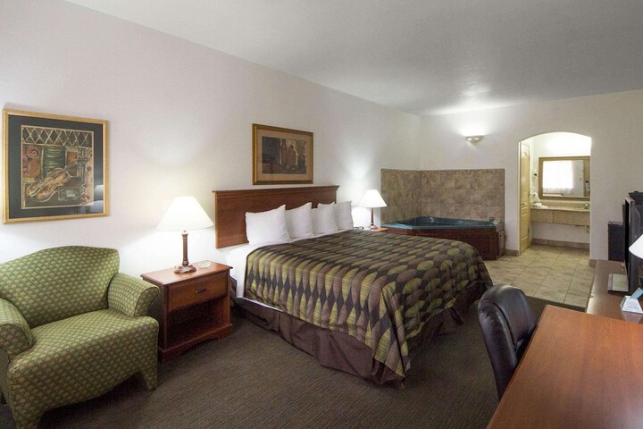 Room 16 of 46