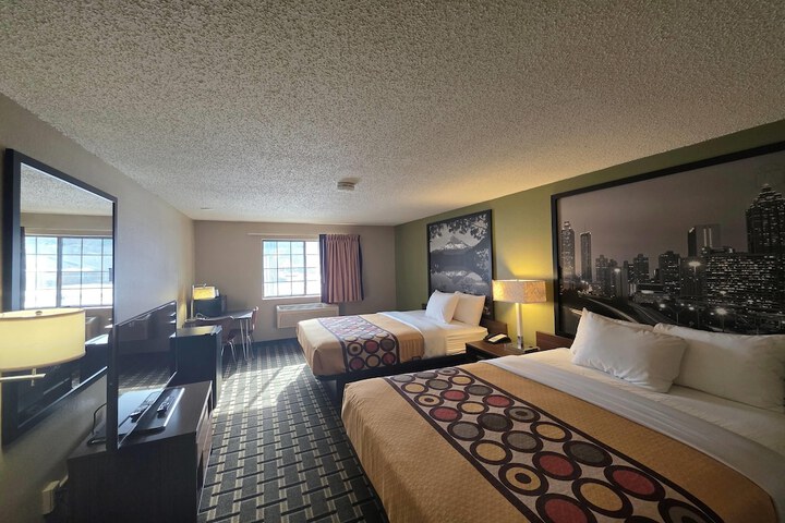 Super 8 by Wyndham Coshocton Roscoe Village