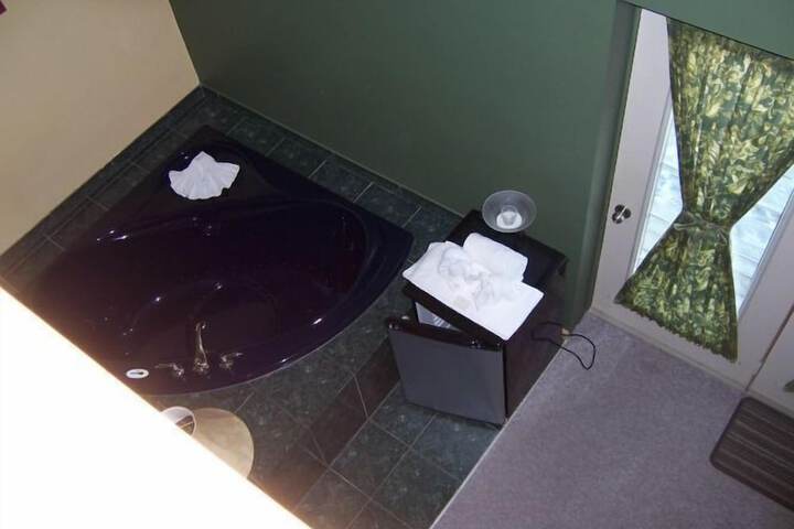Hot Tub 59 of 75