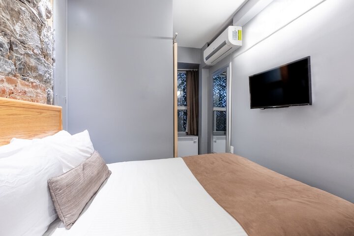Room 8 of 26