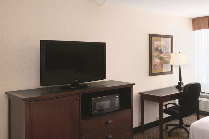 Room 21 of 32