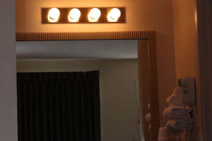 Room 18 of 36