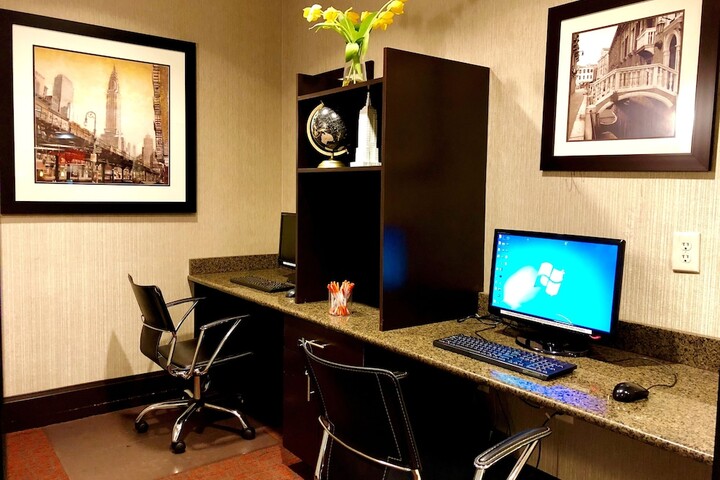 Business Center 75 of 79