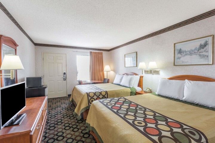 Room 9 of 23