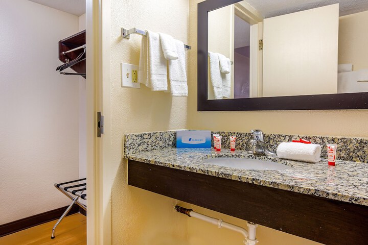 Room 20 of 34