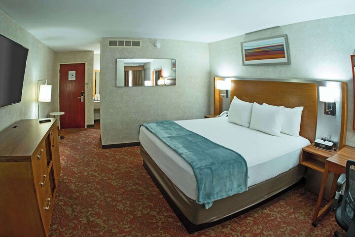 Room 42 of 76