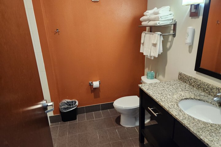 Room 17 of 36