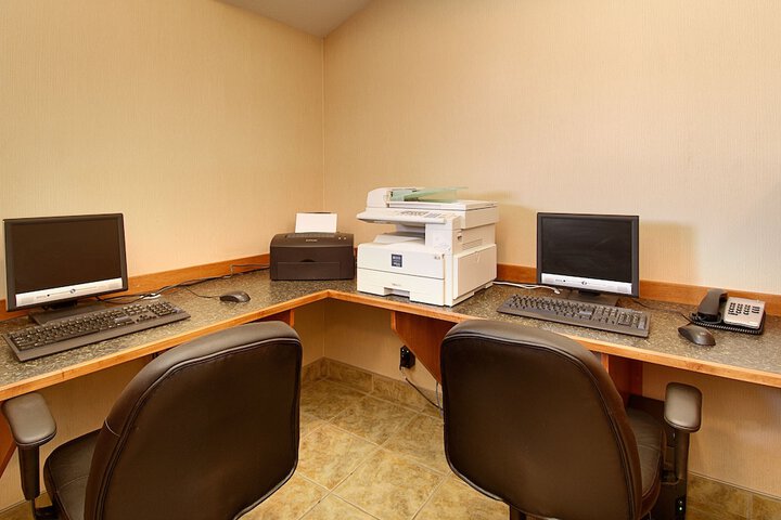 Business Center 49 of 50