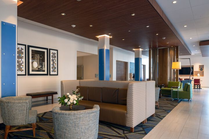 Holiday Inn Express & Suites Tulsa Downtown by IHG