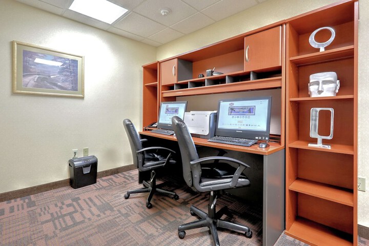 Business Center 31 of 31