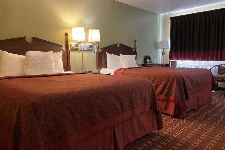 Room 11 of 37