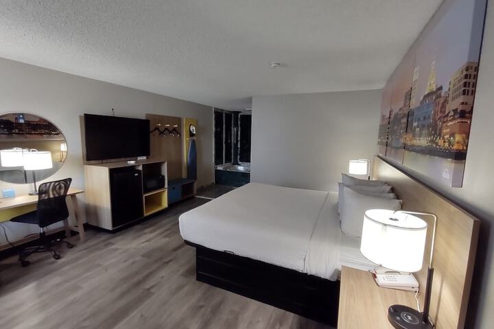 Room 18 of 38