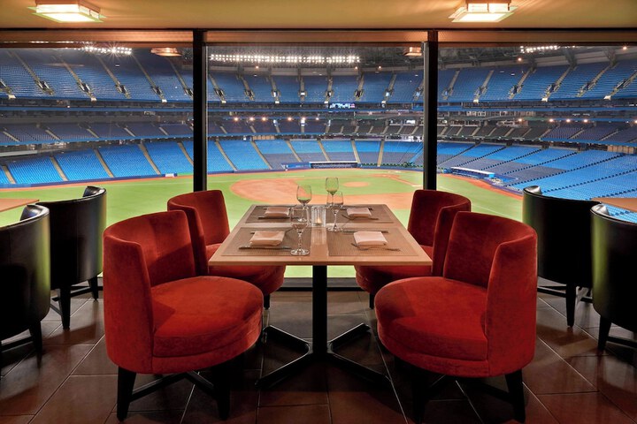 Dining 68 of 76
