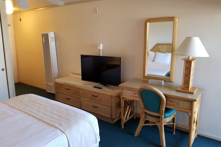 Room 51 of 229