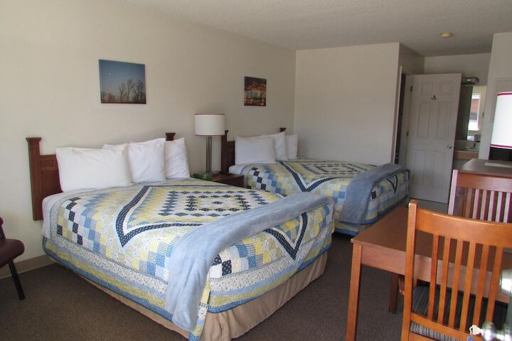 Douglas Inn & Suites