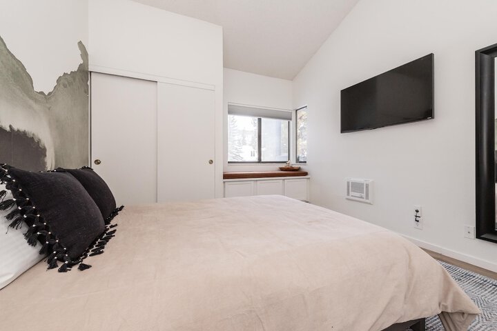 Room 20 of 49