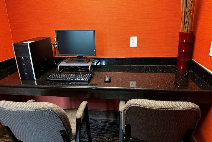 Business Center 96 of 99