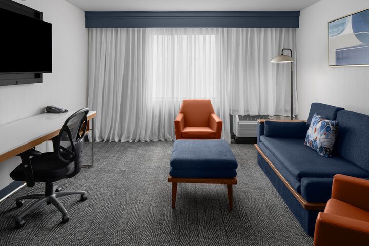 Room 11 of 37