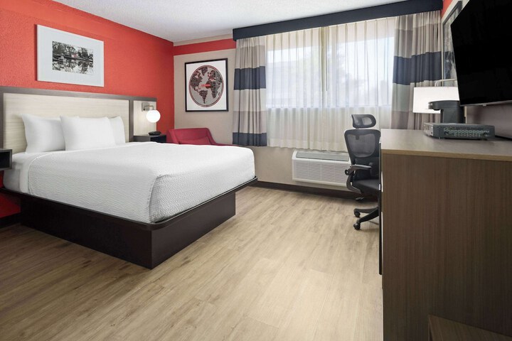Room 11 of 31