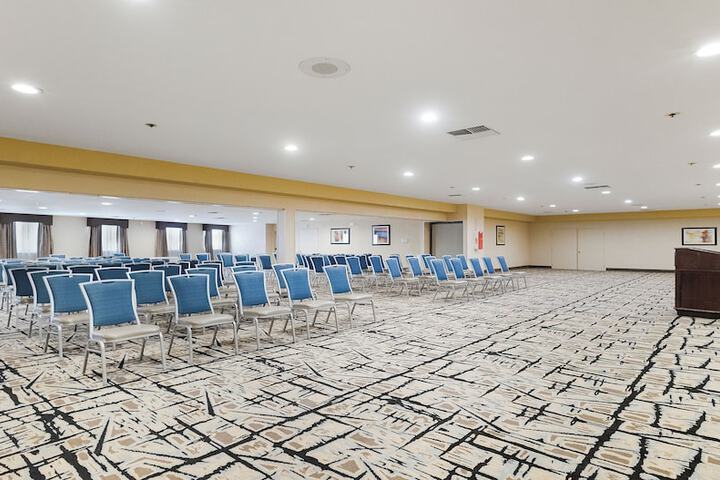 Best Western Plus Heritage Inn