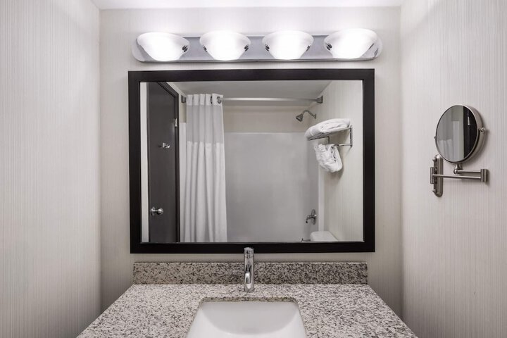 Ramada Plaza by Wyndham Regina Downtown