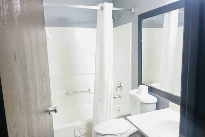 Rodeway Inn Whitehall