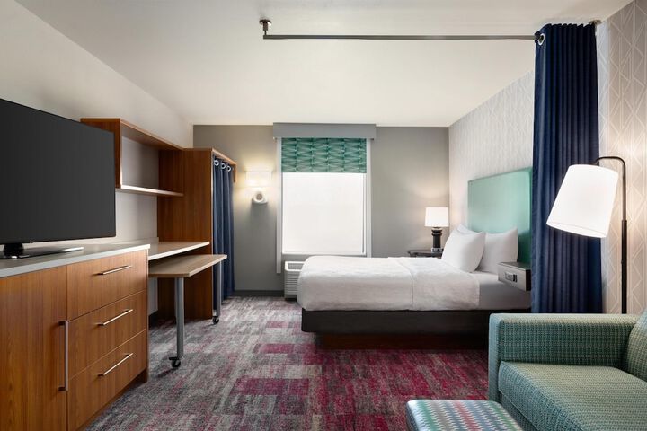 Home2 Suites by Hilton Farmington / Bloomfield
