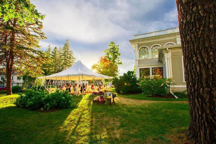 Gateways Inn & Restaurant