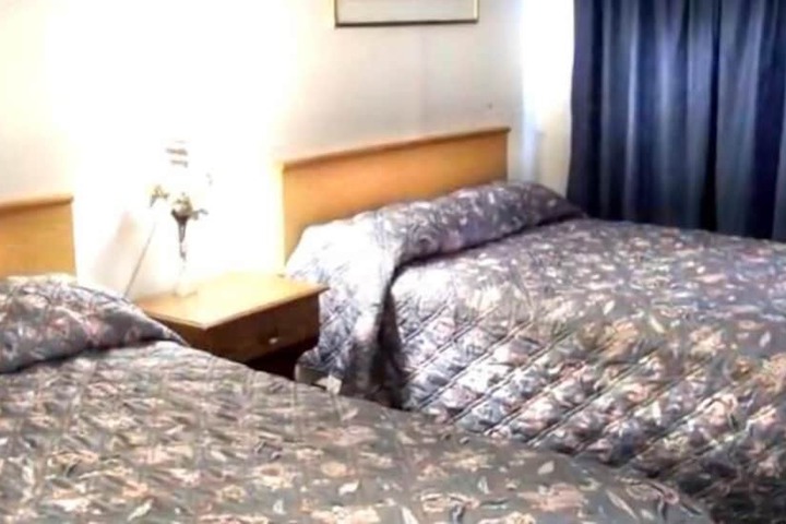 Room 12 of 19