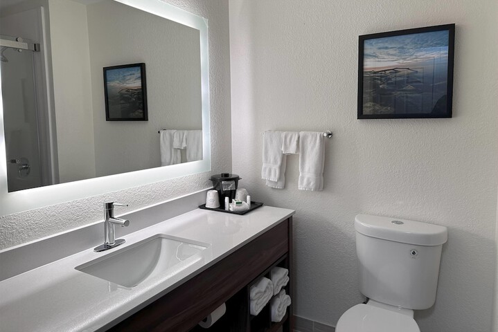 La Quinta Inn & Suites by Wyndham Milwaukee SW New Berlin