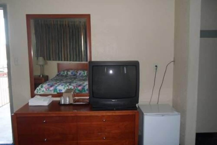 Room 14 of 34