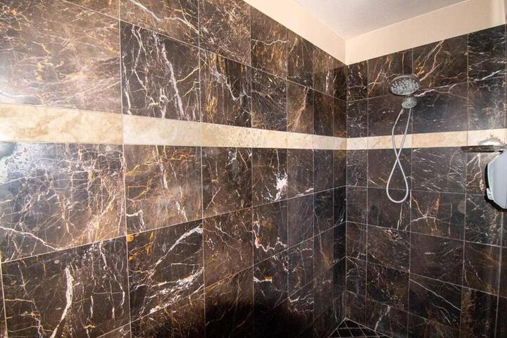 Tacit Shadow Resort Paradise Deluxe Suite Gym, Coffee Bar, Hot-Tub, Free Laundry, Food Available