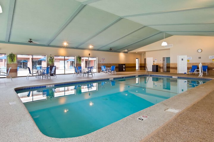 Pool 1 of 24