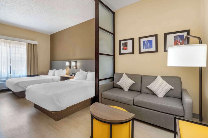 Room 12 of 48