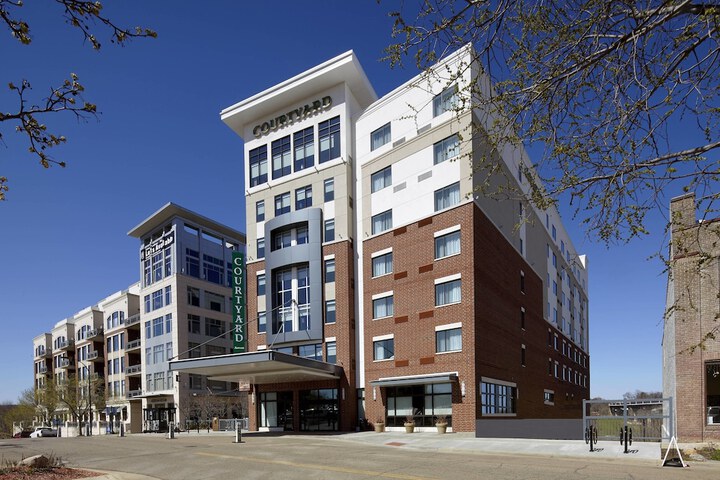 Hotel 7 of 41