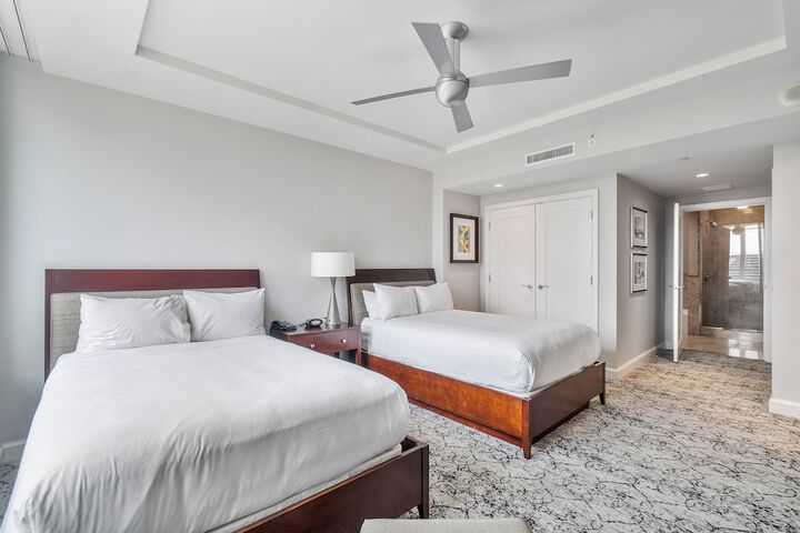 Room 82 of 412